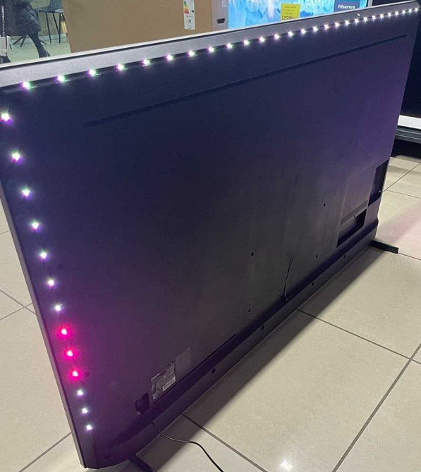 70" Безрамний Ambilight Smart 4K PHILIPS 70PUS8105 Харків - фото 5