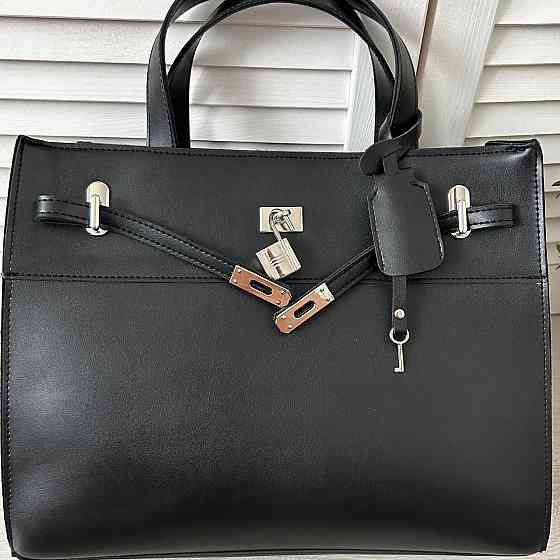 Стильна, дуже гарна сумочка. Зручна, гарна, сумочка на три відділення Київ