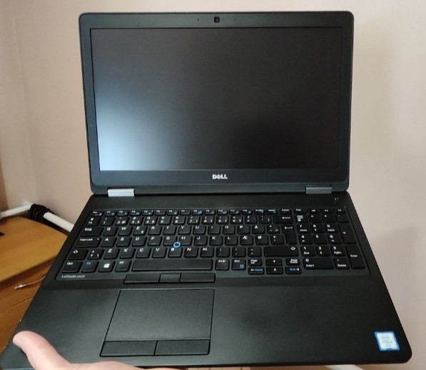 Ноутбук: DELL 5570 15.6