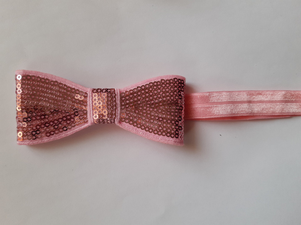 Пов'язка дитяча рожевого кольору з паєтками - бант близько 10см, окружність 36-48см Київ - фото 1
