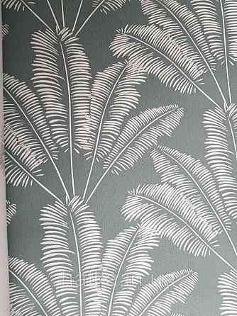 Шпалери флізелінові дитячі Caselio Our Planet листя папороті білі на сірому тлі Київ