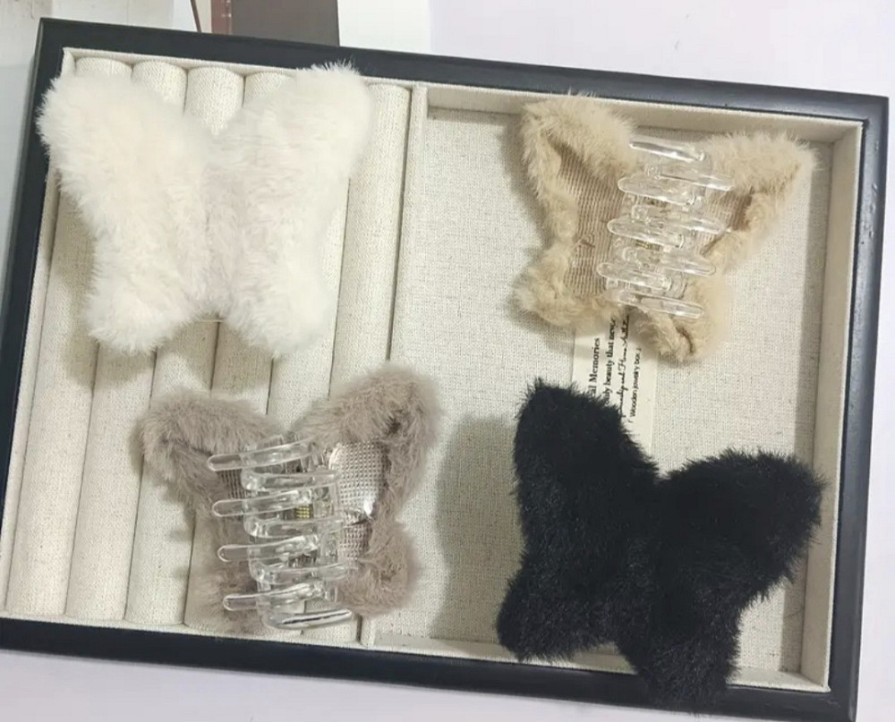 Шпилька крабік із хутра 