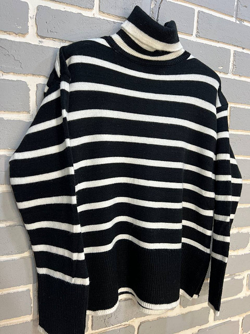 Свитер женский A-N 263 оверсайз горло полоса разрезы свободный, черный, one size Одесса - изображение 3