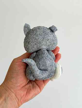 М’яка фетрова іграшка сірий кіт ручної роботи – безпечна розвиваюча іграшка Київ