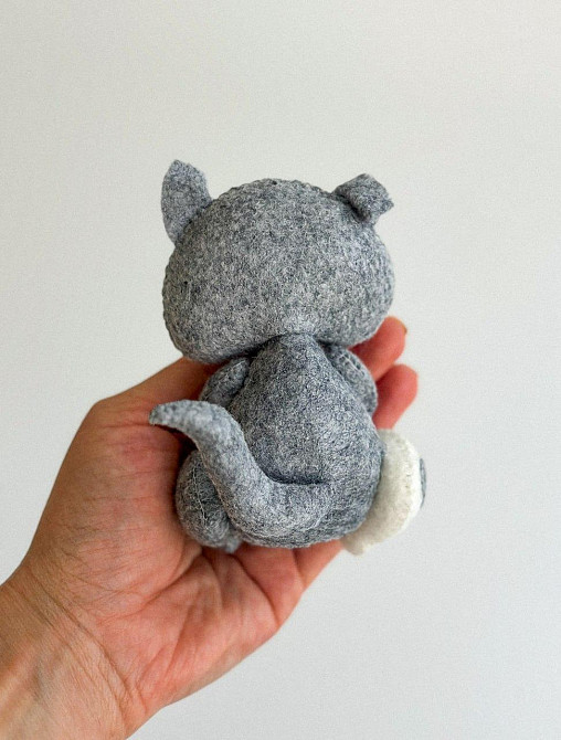 М’яка фетрова іграшка сірий кіт ручної роботи – безпечна розвиваюча іграшка Київ - фото 2