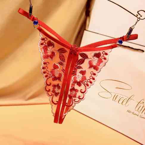 Трусики з розрізом з квітковим принтом червоні, розмір універсальний, резинка до 90см Київ