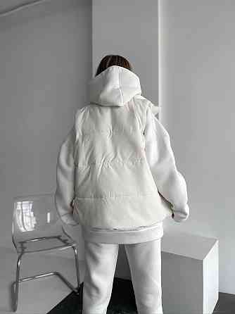 Жіноча тепла жилетка на блискавці без капюшона плащівка на синтепоні Молочний, 46/48 Одеса