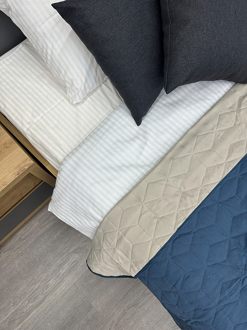 Покрывало двустороннее Decorator Microfiber куб 160х215 см синий с бежевым (85-076) Киев - изображение 7