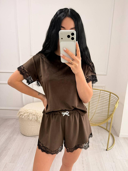 Жіноча піжама двійка з велюру з мереживом Шоколад Одеса - фото 5