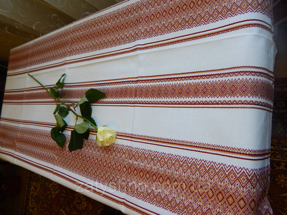 Коричневая скатерть с вышивкой Киев - изображение 3