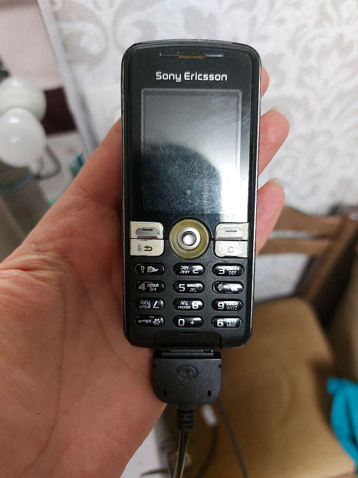 Мобільний телефон Sony Ericsson кнопковий несправний на запчастини Б/В Київ - фото 1