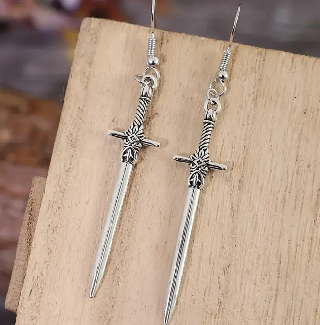 Элегантные серьги в форме мечей 7.2 см Серьги-кресты из цинкового сплава, готический стиль. Киев - изображение 3