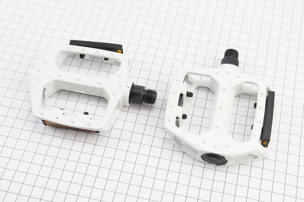 УЦІНКА Педалі MTB широкі 9/16" (107x100x25mm) алюмінієві, білі 808 (тріщина див. фото) Київ - фото 1