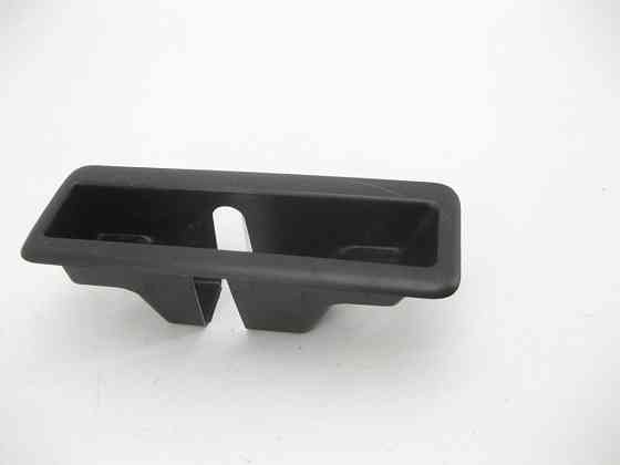 Mercedes-Benz  A1649245037 9051 Кришка петлі замка відкидного сидіння другого ряду зовні праворуч чорна GL X164 Одеса