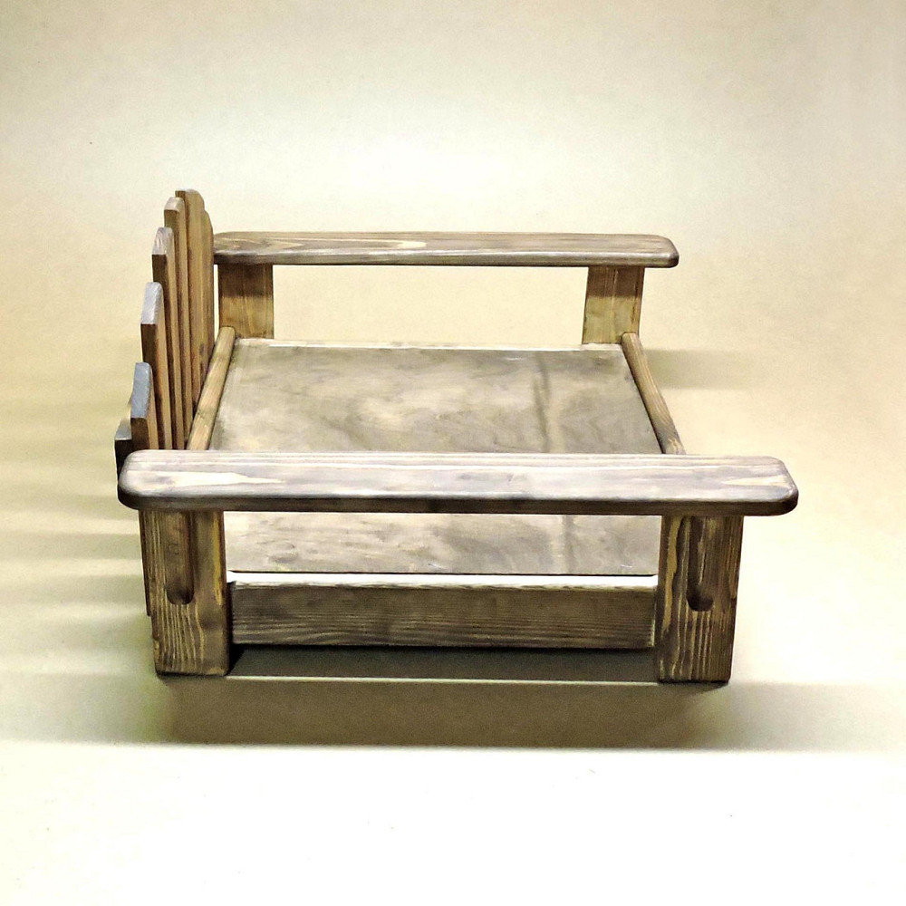 Лежак деревянный для собаки 