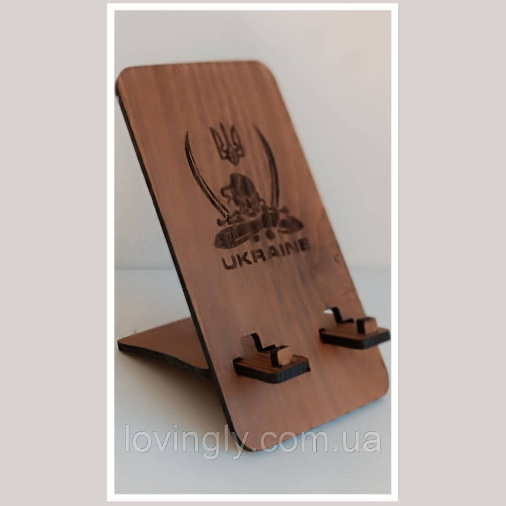 Функциональный сувенир из дерева 