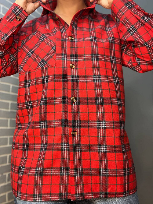 Сорочка жіноча Ariadna 8052 картата оверсайз розрізи по боках one size, червоний, one size Київ - фото 11