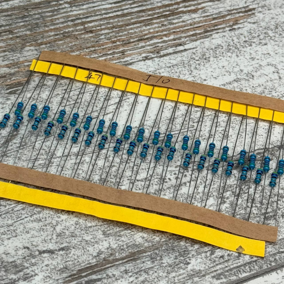 Набір металоплівкових резисторів 1/4 Вт, 600 шт, MF 1%, номінали 10 Ом – 1 МОм Київ