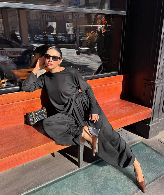 Женский стильный повседневный костюм из натуральной вискозы с плечиками. Черный, 46/48 Одесса - изображение 8