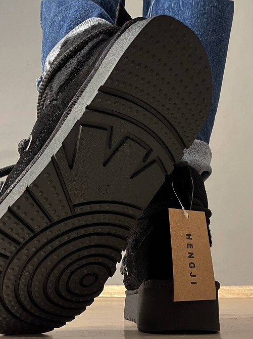 Угги женские Hengji 52-1 замшевые сноубутсы с мехом тедди на высокой подошве черные, 36, 23 см Киев - изображение 9