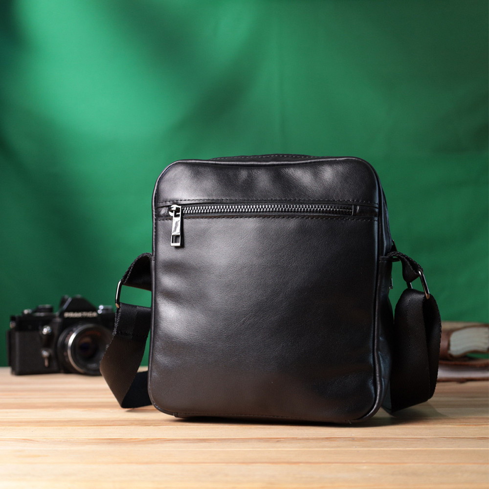 Класична чоловіча сумка месенджер із глянсової натуральної шкіри Shvigel 22846 Чорна Київ - фото 10