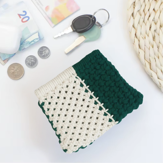 Набір макраме для рукоділля, для творчості та в'язання своїми руками гаманця 15.7х10см колір зелений з білим Кам'янець-Подільський