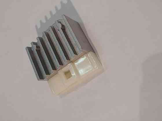 Реле зарядки скутер Ямаха Йог 50 (два крепления) Мукачево