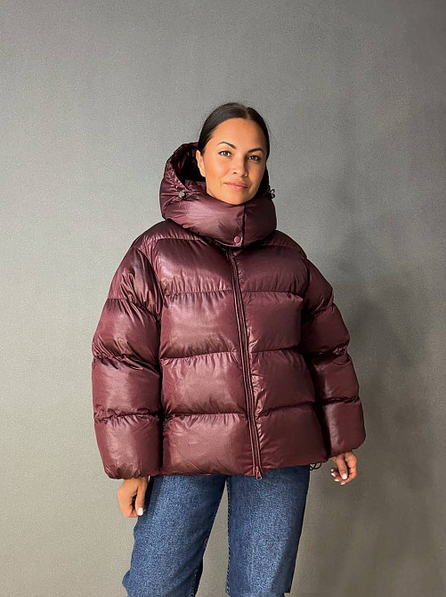 Куртка женская Lady Yep 10041 глянцевая пуффер оверсайз с капюшоном бордовая, бордовый, 42 Киев - изображение 4