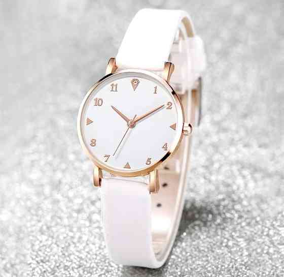 Подарочный набор для женщин сердца наручные часы браслет кольцо ожерелье серьги без подарочной коробки белый Киев