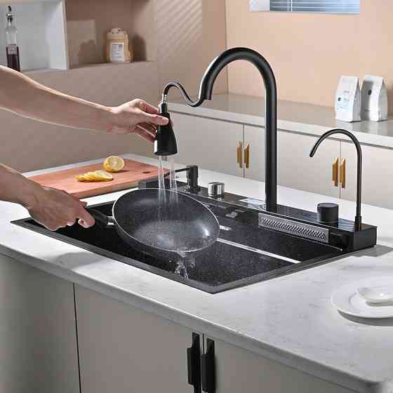 Кухонная мойка водопад Willda черная/Nano Black 75x46x22 см с панелью (220621103) Киев