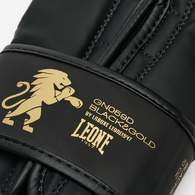 Боксерські рукавиці Leone GN059D Black/Gold 10 унцій (капу в комплекті) Кам'янське - фото 9