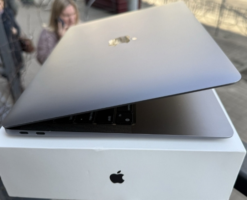 Ноутбук MacBook Air M1 8/256gb Space Gray Киев - изображение 3
