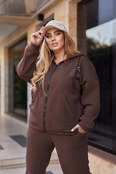 Жіночий спортивний костюм з нашивками "Walker" оптом | Норма Шоколадний, 42-44 Київ - фото 3