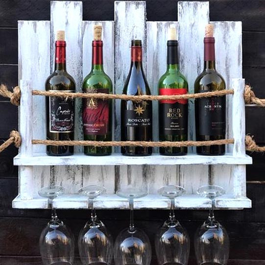 Настенная винная полка 