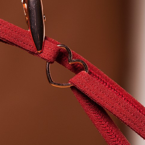 Еротичні стрінги з бусами універсальний бордовий Київ - фото 4