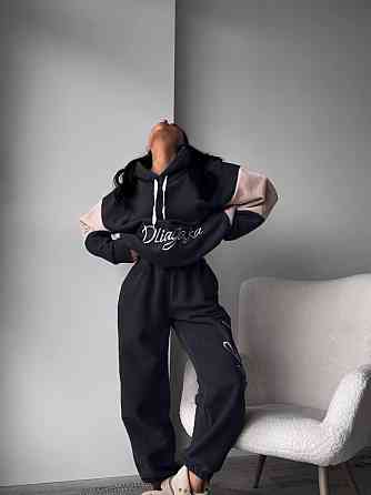 Жіночий теплий костюм з вишивкою Одеса