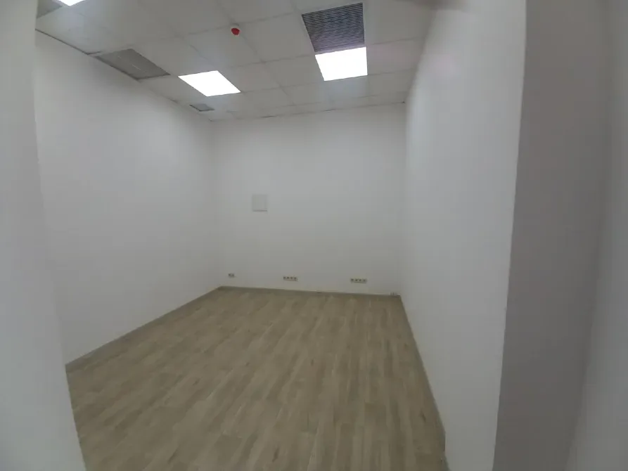 Офіси з гарним ремонтом, 6 поверх Самий центр міста (вул Шевченка) Зручне планування, просторі кімнати (див. план), свій туалет і комірки Дніпро - фото 2