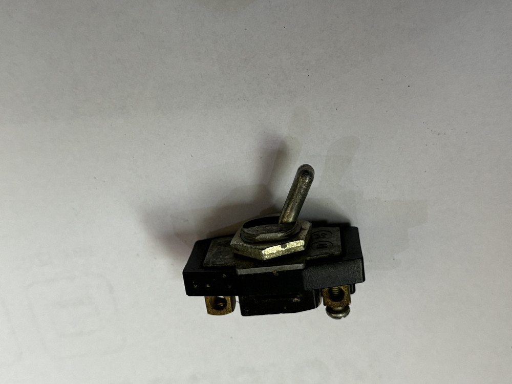 Переключатель (тумблер) П19А2. Харьков - изображение 1