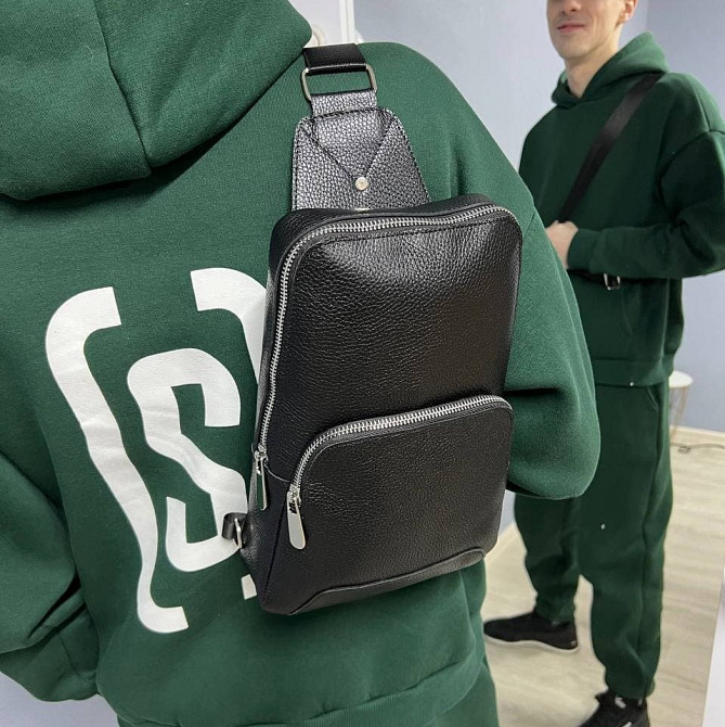 Нагрудна сумка слінг чоловіча з натуральної шкіри містка повсякденна, чорнаMasterSem Київ - фото 2