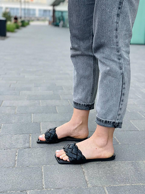 Lonza Шльопанці жіночі літні чорні з відкритим носком еко-шкіра LONZA G1-11A р. 37-40 / Легкі ш Коломыя - изображение 1