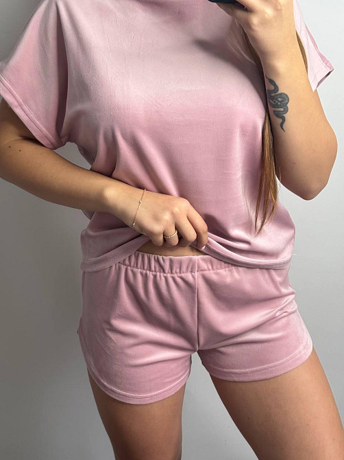 Пижама женская футболка + шорты из плюшевого велюра Пудровый M Харьков - изображение 2