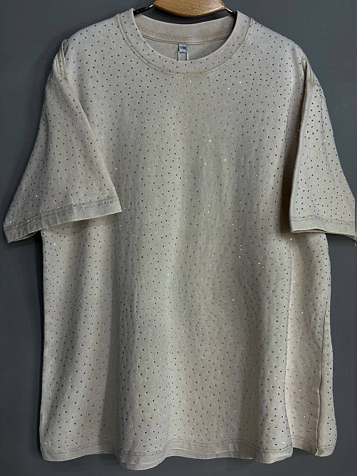 Футболка жіноча YUJIE YISHANG 8532 варена тай дай з камінцями оверсайз бежева, бежевий, one size Одеса - фото 2