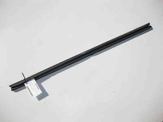 Mercedes-Benz  A2217250265 Ущільнювальна планка переднього правого скла внутрішня S-Class W221 Одеса