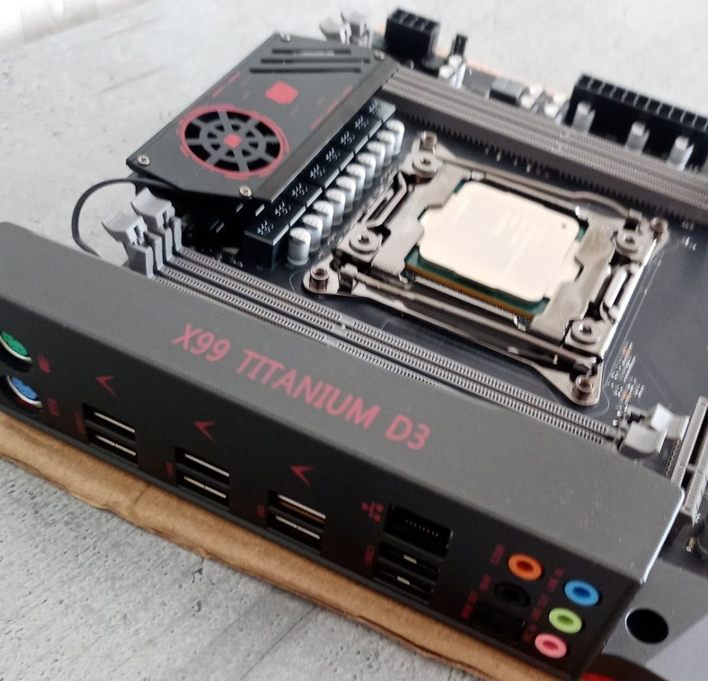 X99 Titanium D3 2011-3 Xeon E5-2676v3 + 4x8 (32Gb) Samsung ECC REG Київ - фото 2