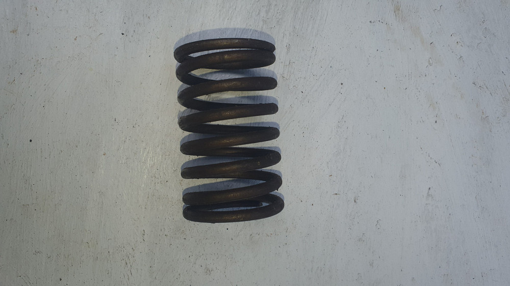 Пружина клапана наружная ЯМЗ. СССР. Харьков - изображение 1