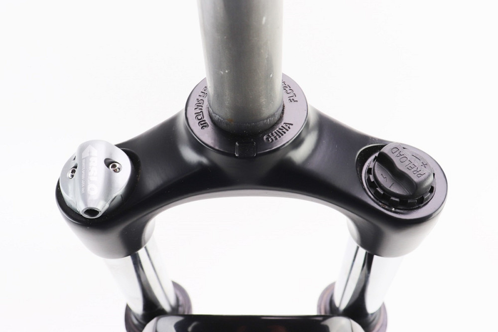 Вилка 26" амортизаційна, без різьби 1-1/8" (28,6мм), шток 240мм, з ходом 100мм, Disk-brake, пружинно-оливна, виносний Lockout, чорна XCM30 R Київ - фото 3