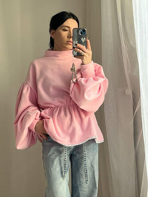 Женский костюм двойка: объемный свитшот с сборкой на талии и свободные брюки велюр Одесса - изображение 6