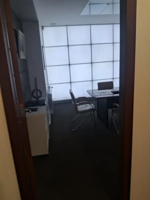 Продам офис 475м, open-space и несколько кабинетов. Ремонт, мебель, стеклянные перегородки, 2 этаж, свой вход с охраной, своя парковка Днепр - изображение 1