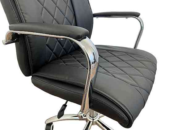 Офисное кресло руководителя Tehforward Dionis хром Anyfix Черный Киев