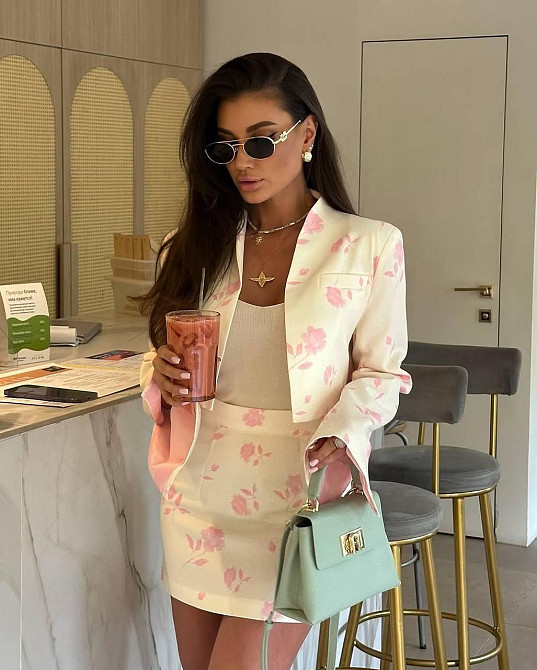 Женский нежный костюм двойка: жакет и юбка в розовый цветочный принт костюмка + подкладка 44/46 Одесса - изображение 1